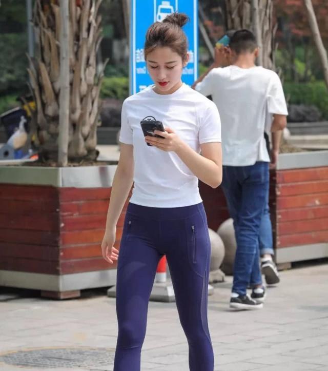 新浦京8883瑜伽裤穿着舒服还时尚感十足也让你拥有着最棒的街头风(图2)
